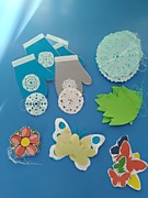 Развитие воздушной струи: рукавичка со снежинкой, снежинки, листочки, цветочки, бабочки.