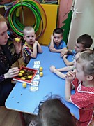 Развитие фонематического слуха. "Шуршащие коробочки"